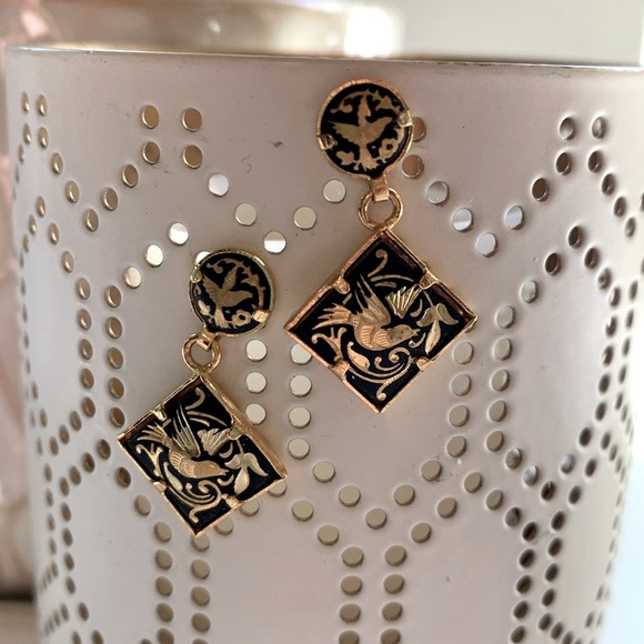 Vintage Black and Gold Dangle Stud Earrings - Picture 2 of 4